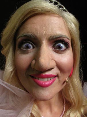  ANDREU BUENAFUENTE _ barbie de cerca 