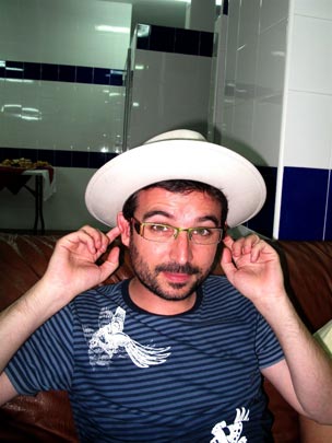  ANDREU BUENAFUENTE _ el sombrero de corbacho 