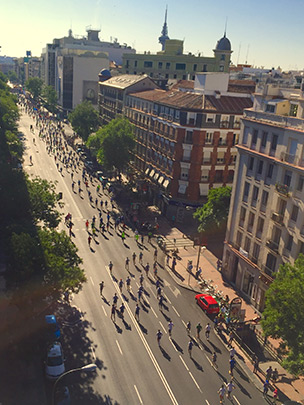  ANDREU BUENAFUENTE _ gente corriente (corriendo). madrid 