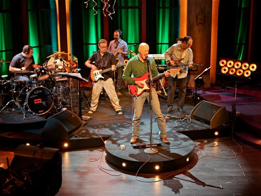  ANDREU BUENAFUENTE _ la banda y un ilegal 