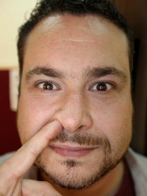  ANDREU BUENAFUENTE _ molestar 