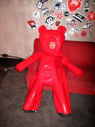  ANDREU BUENAFUENTE _ osito gominola 