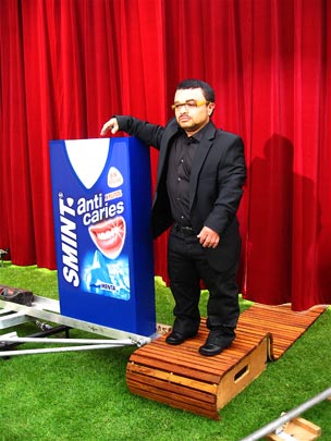  ANDREU BUENAFUENTE _ pequeño gran caramelo 