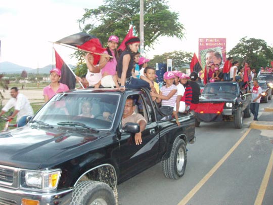  ALBERT FERRER _ victoria sandinista, de día 