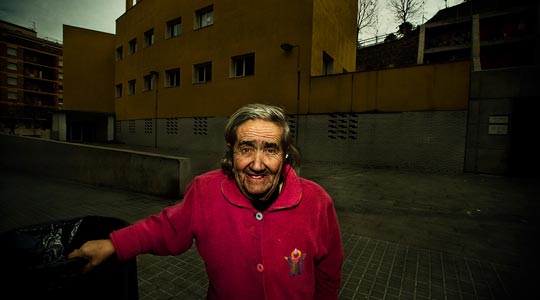  ALBERT JODAR _ anónima paseante, barcelona, 2010 