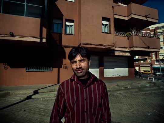  ALBERT JODAR _ anónimo paseante, badalona, 2010 