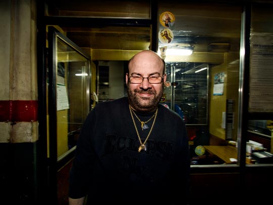  ALBERT JODAR _ anónimo paseante, barcelona, 2010 