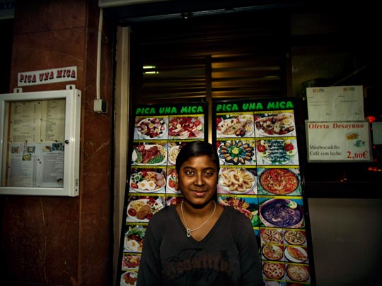  ALBERT JODAR _ anónimo paseante, barcelona, 2010 