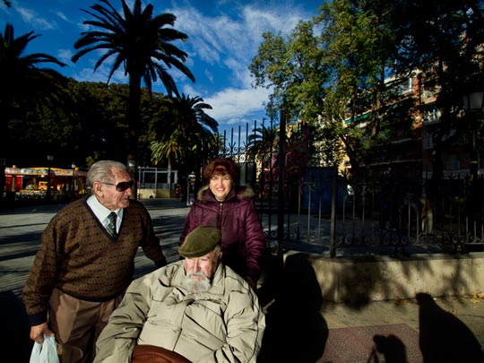  ALBERT JODAR _ cuando los regalos se acumulan en las calles, murcia, 2011 