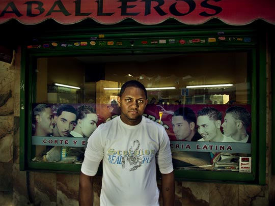  ALBERT JODAR _ el peluquero de vallecas, madrid, 2011 