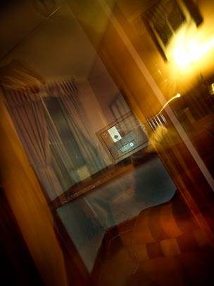  ALBERT JODAR _ hay caja fuerte en el hostal 