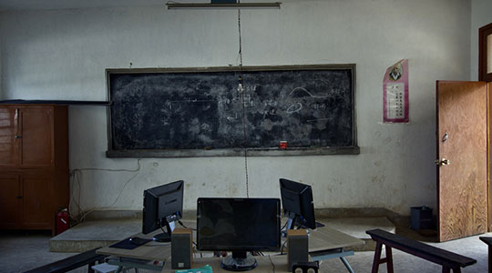  ALBERT JODAR _ la clase de física. china, 2013 