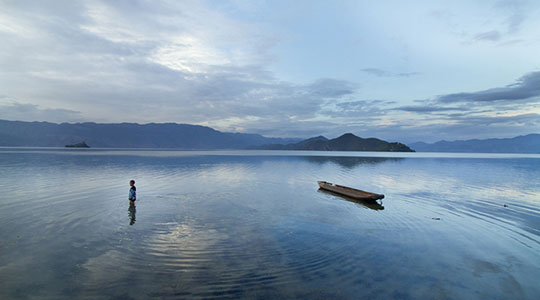 ALBERT JODAR _ mientras los peces se quedan atrapados. china, 2013 