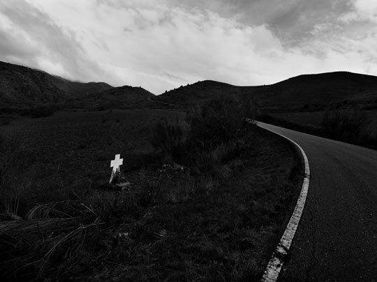  ALBERT JODAR _ recuerdos diluidos en el asfalto, zaragoza, 2011 