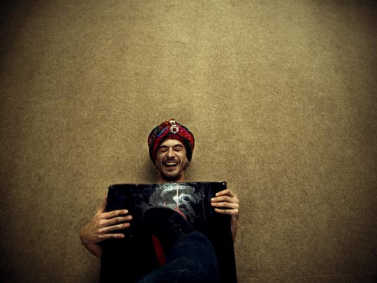  ALBERT JODAR _ sobre la madera de clavos 