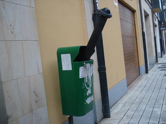  ARIANA SANTAMARIA [Villaviciosa-Asturias] _ a la mierda 