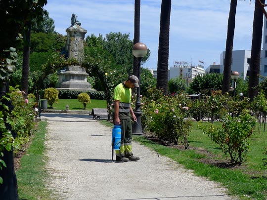  ANDREU BUENAFUENTE _ la soledad del jardinero 