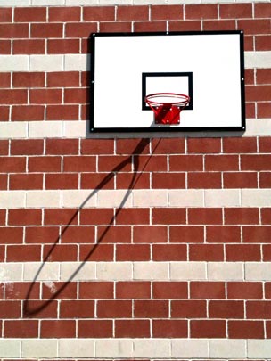  JAVIER MARTÍN [Colindres-Cantabria] _ la sombra del basket es alargada 