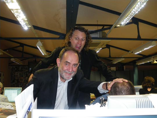  PAU ARENÓS _ vampiros en la redacción 