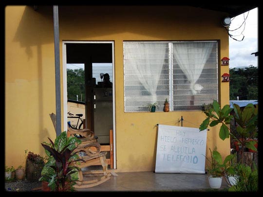  ARACELI SEGARRA _ bar con teléfono 