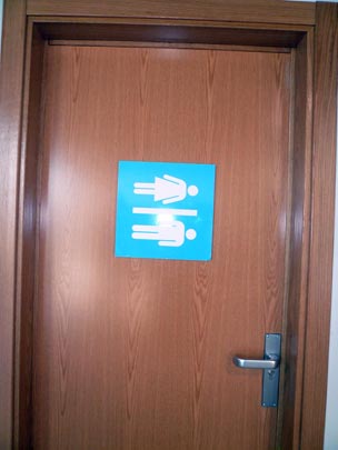  ARACELI SEGARRA _ cada uno va al wc como quiere 