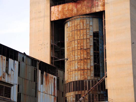  ARACELI SEGARRA _ industria oxidada 