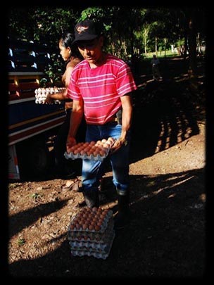  ARACELI SEGARRA _ los huevos al aire 