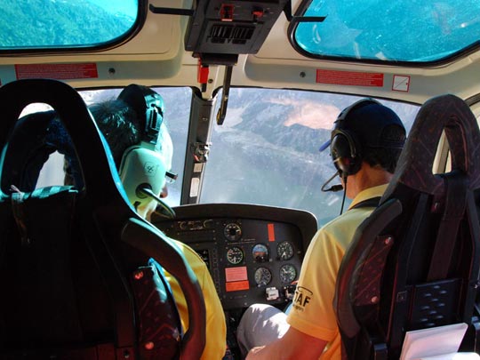  ARACELI SEGARRA _ mira abajo 