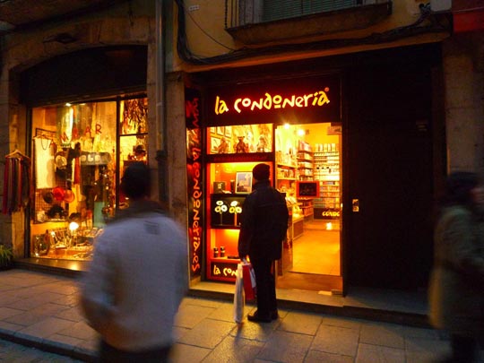  ARACELI SEGARRA _ mirando modelitos 