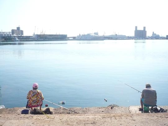  ANA SANCHEZ _ echando una caña al aire 