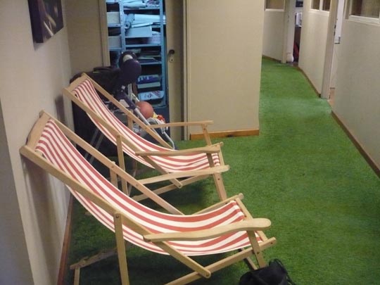  ANA SANCHEZ _ la oficina de mayumaná (tel aviv) 