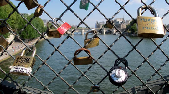  ANA SANCHEZ _ vistas bajo candado (parís) 