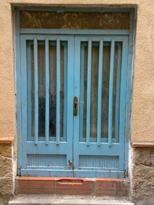  BERTO ROMERO _ puerta azul 