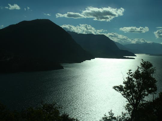  EDU SOTO _ lago en san martín 