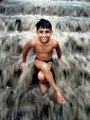  FRANK KALERO _ varanasi: último día de lluvia 