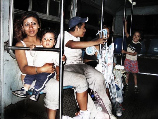  HANNA QUEVEDO _ família solo hay una 