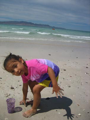  HANNA QUEVEDO _ la playa 