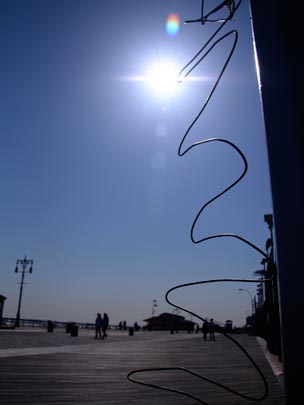  HANNA QUEVEDO _ olas de metal en coney island 