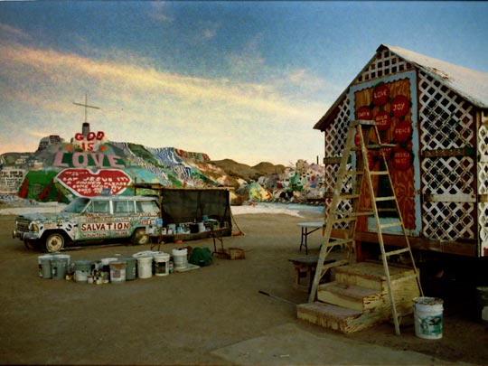  HANNA QUEVEDO _ the salvation mountain 