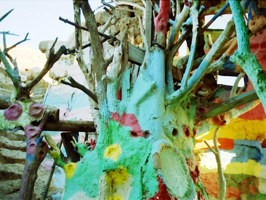  HANNA QUEVEDO _ the salvation mountain 