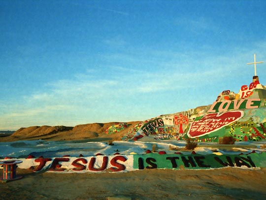  HANNA QUEVEDO _ the salvation mountain 