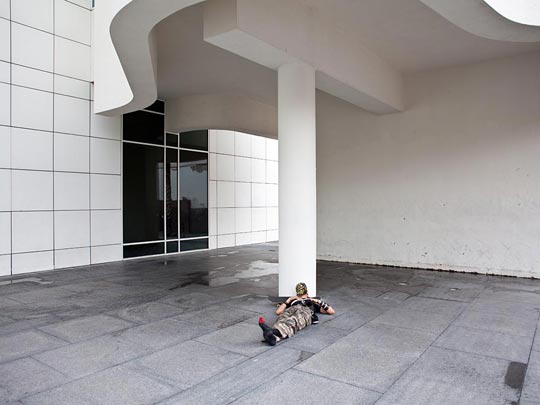  JAVIER MARTIN _ siesta en el macba 