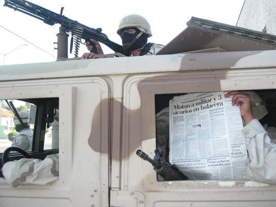  JON SISTIAGA _ balacera en tijuana (3). titular del día después 