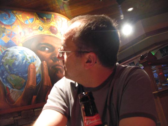  JON SISTIAGA _ besando a cassius clay 