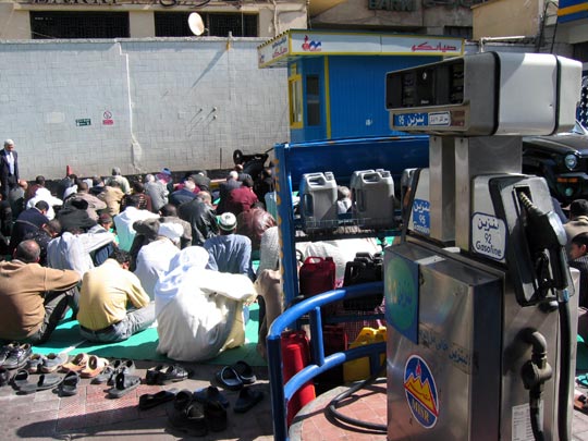  JON SISTIAGA _ gasolinera-mezquita 