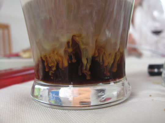  JON SISTIAGA _ mi resaca atacando un café 