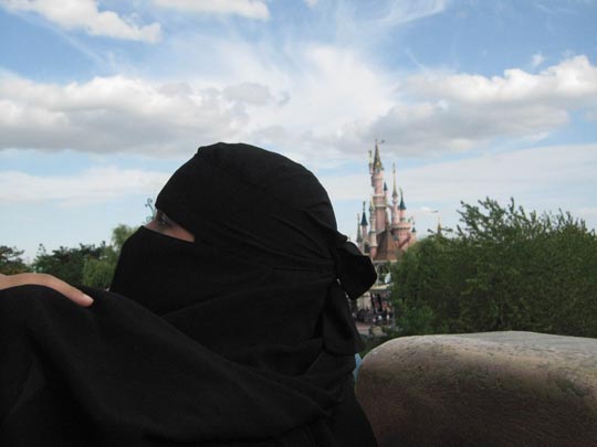  JON SISTIAGA _ mundo real en mundo de fantasía 