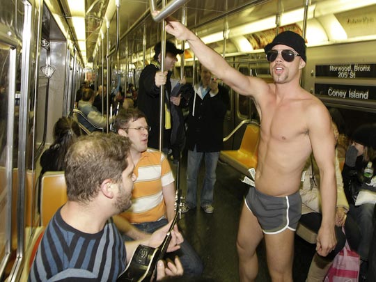  KOITZ _ hace calor en el metro de nueva york 