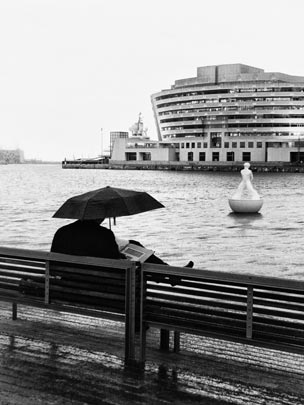  MARCELO AURELIO _ bajo la lluvia, barcelona 