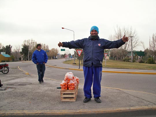  MARCELO AURELIO _ el vendedor de mandarinas clementinas neuquen 